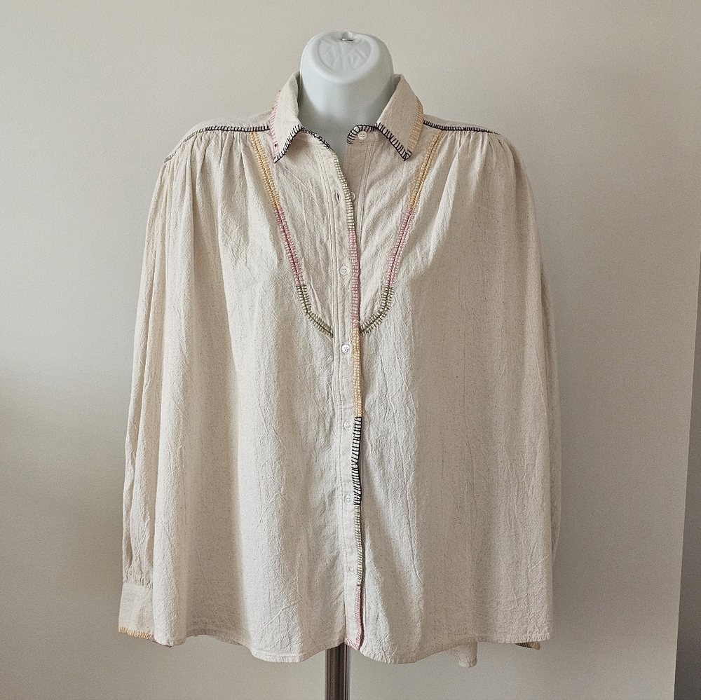 V De Vinster Embroidered Cream Button-Up Shirt Size Small Like New